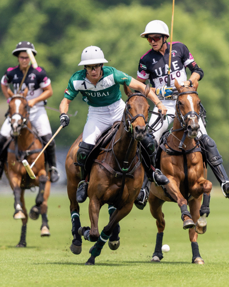 Lee más sobre el artículo Camilo Castagnola representa a Dubai Polo Team en la Queen’s Cup 2025